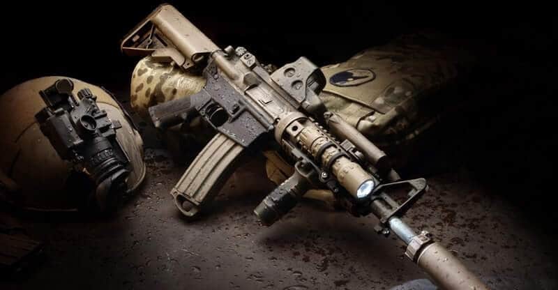 Best-Tactical-Flashlight--For-AR15